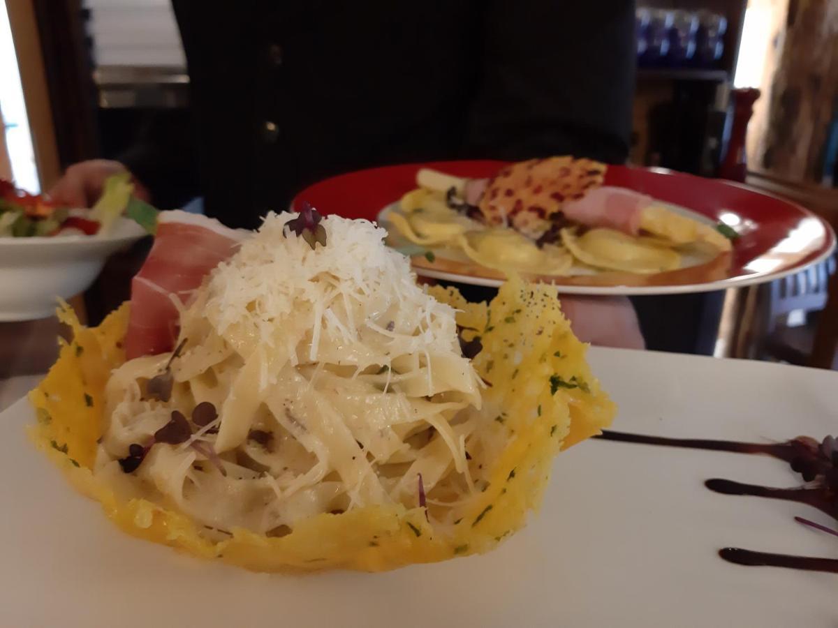 Rossano Boutique Hotel & Ristorante Sachsen bei Ansbach Eksteriør bilde