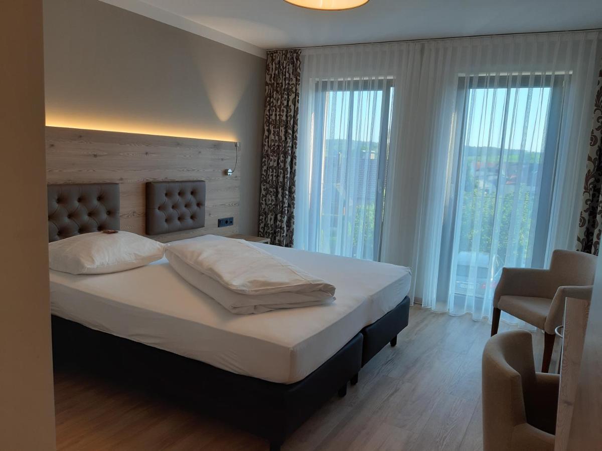 Rossano Boutique Hotel & Ristorante Sachsen bei Ansbach Eksteriør bilde